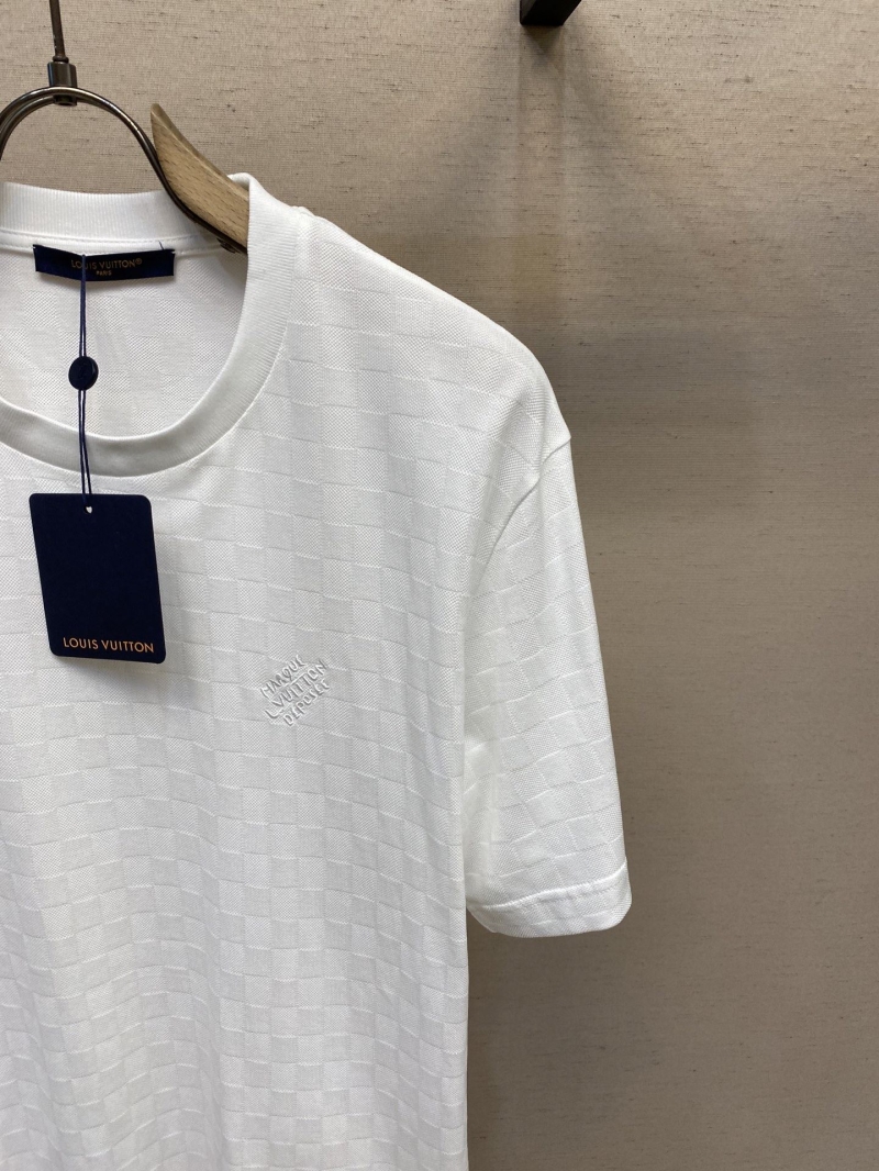 l0vis Vvtt0n shirt